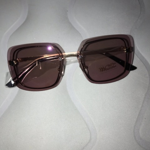 Shades - Picture 3 of 6